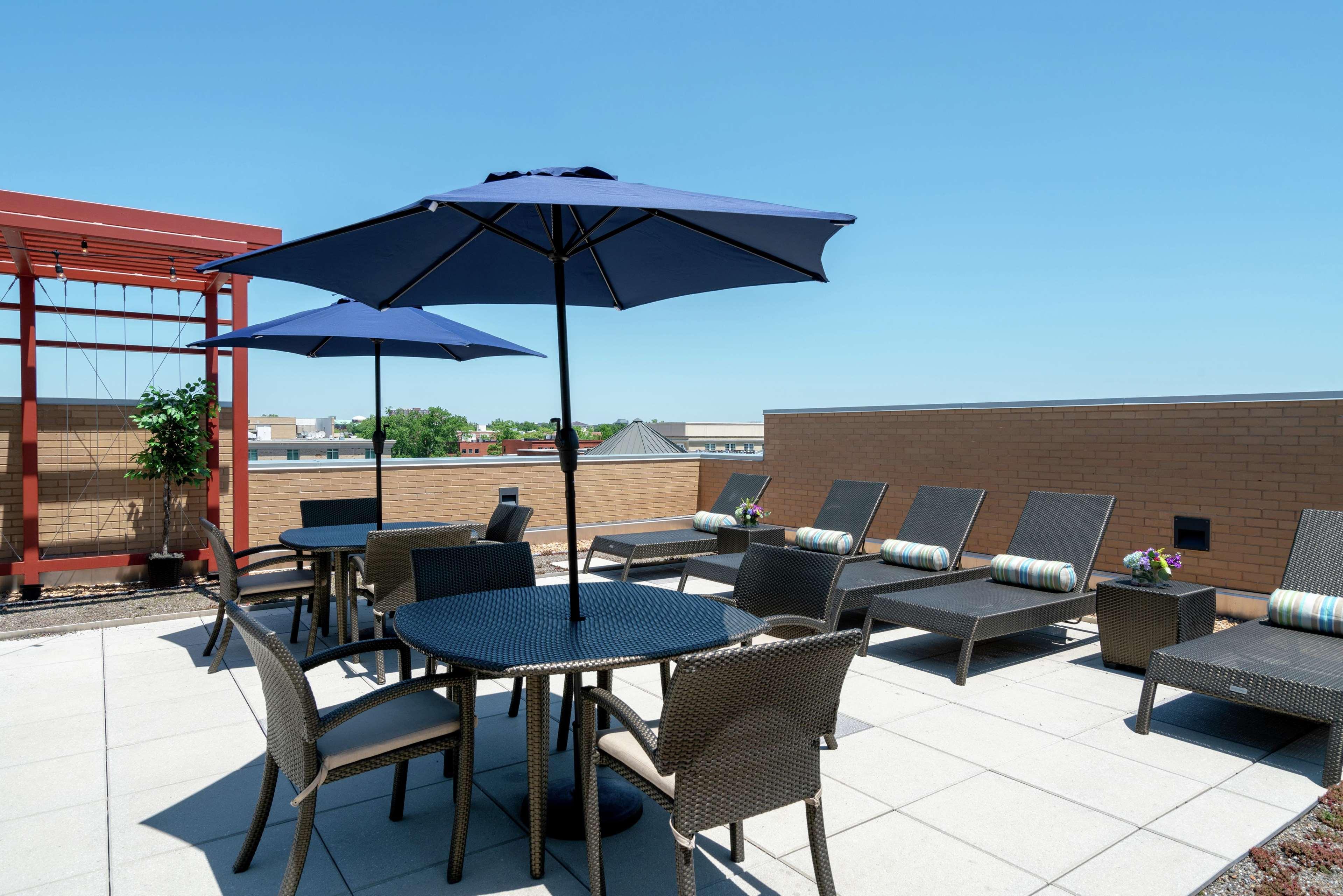Hilton Garden Inn Alexandria Old Town National Harbor Exterior foto