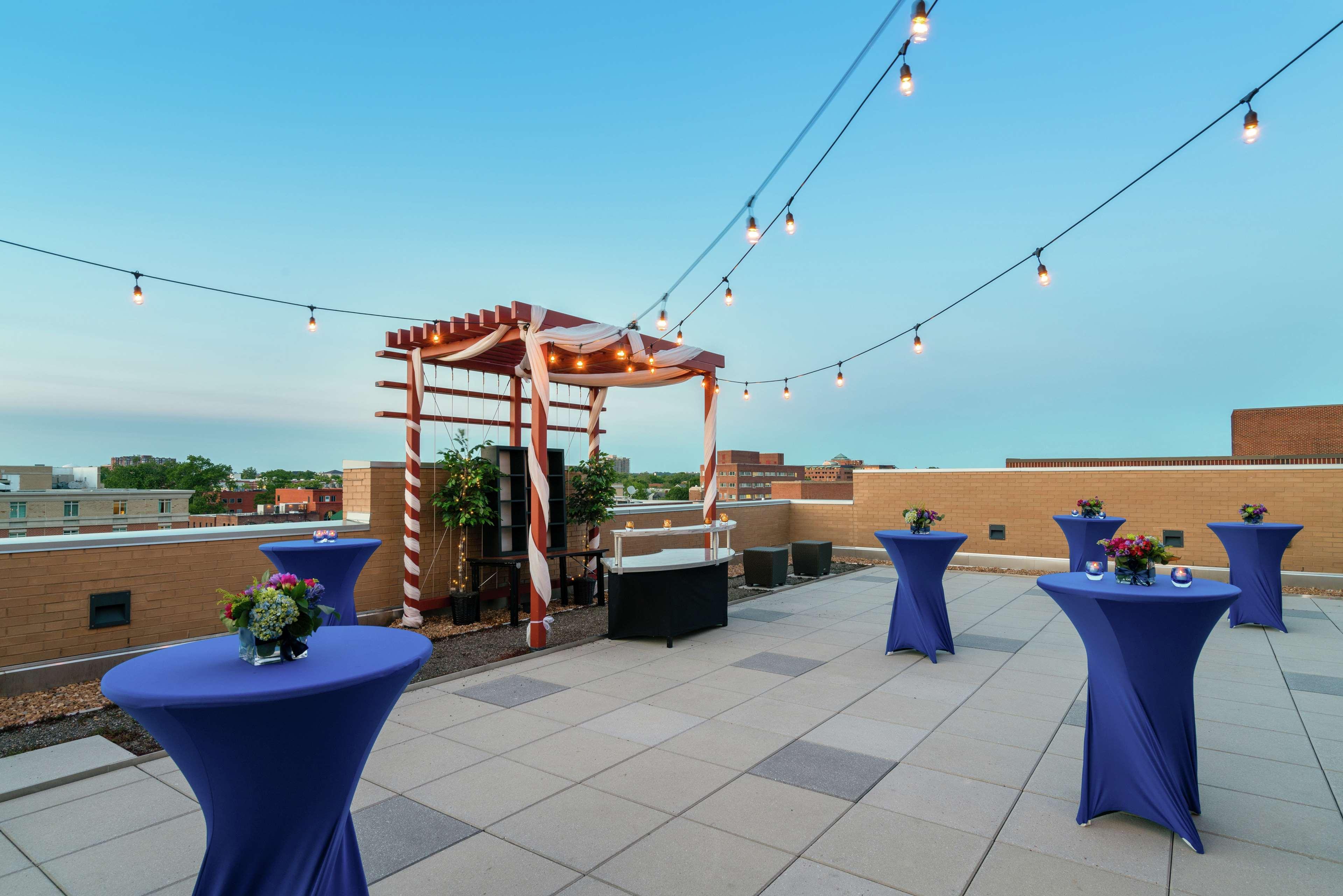Hilton Garden Inn Alexandria Old Town National Harbor Exterior foto